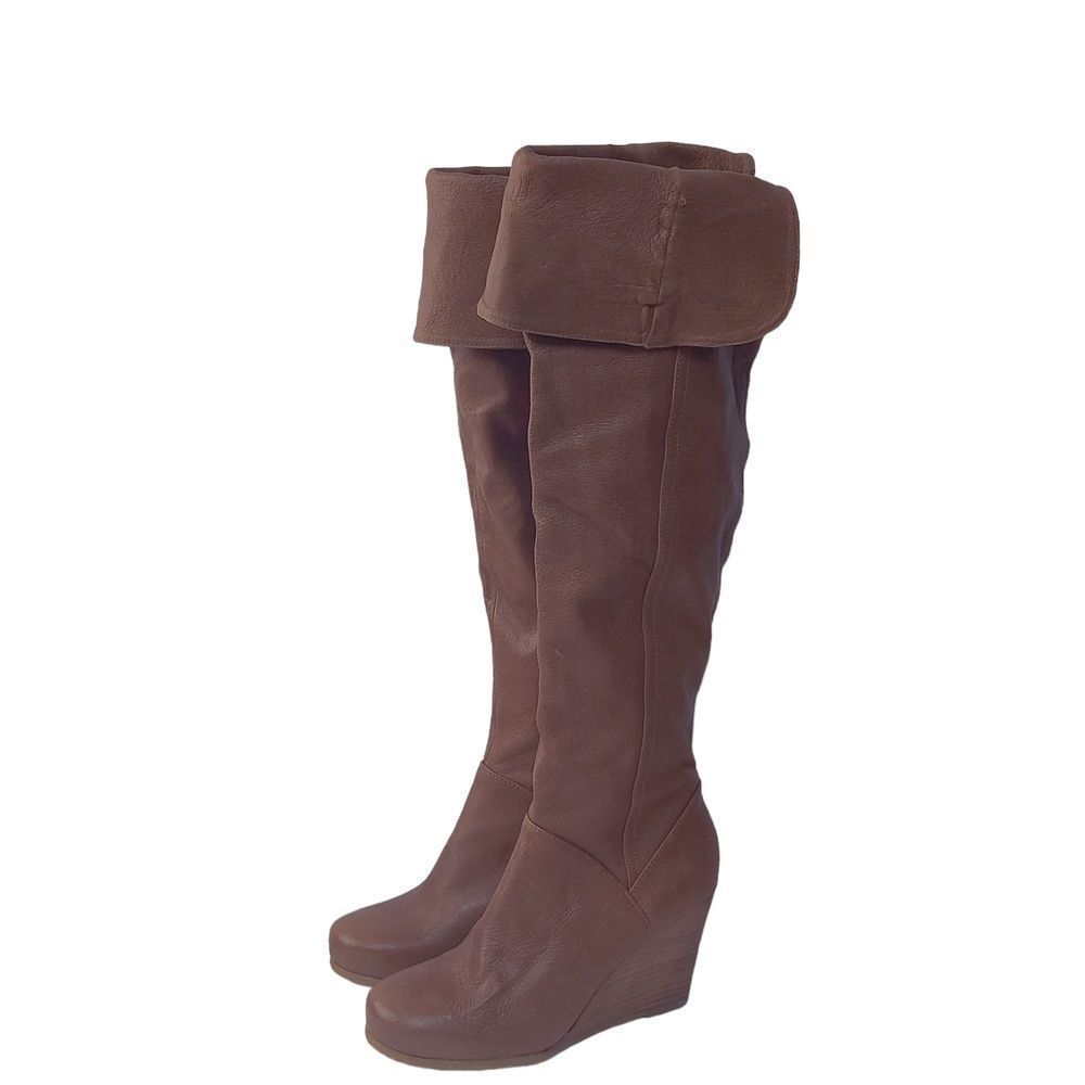 Chinese Laundry 7 tall distressed wedge boots